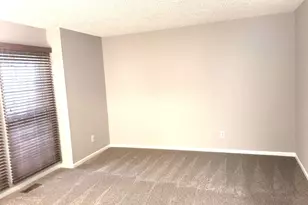 1660 Pond Shore Dr, Ann Arbor, MI 48108 - Photo 12