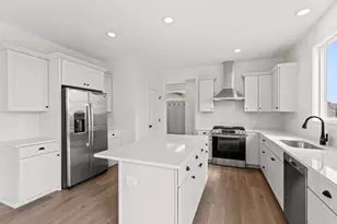 8288 Eagle Peak Dr, Jenison, MI 49428 - Photo 18
