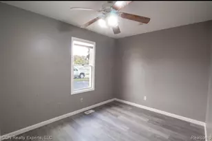 743 Hollister St, Pontiac, MI 48340 - Photo 2