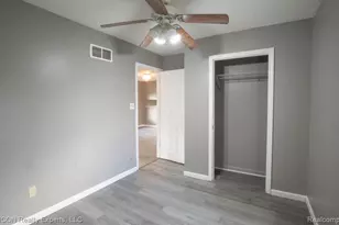 743 Hollister St, Pontiac, MI 48340 - Photo 6