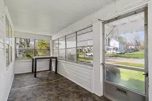 619 N State St, Jackson, MI 49202 - Photo 6