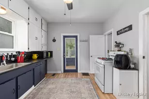 22 N Jefferson St, Zeeland, MI 49464 - Photo 6