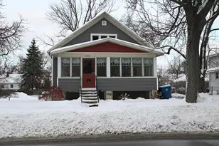 1345 Washington Ave, Grand Haven, MI 49417 - Photo 2