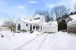 17743 Cobblefield Ln, Spring Lake, MI 49456 - Photo 2