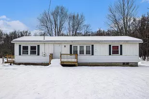 348 39th St, Allegan, MI 49010 - Photo 4