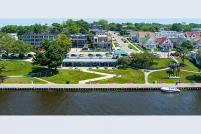 218 S Harbor Drive #202, Grand Haven, MI 49417 - Photo 1