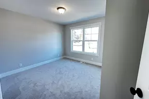 562 Lincoln Lawns Dr NW, Walker, MI 49534 - Photo 12