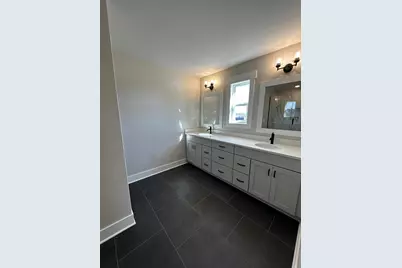 562 Lincoln Lawns Drive NW, Walker, MI 49534 - Photo 22