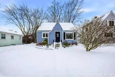 803 S Griffin Street, Grand Haven, MI 49417 - Photo 2