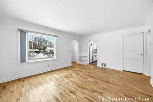 803 S Griffin St, Grand Haven, MI 49417 - Photo 4