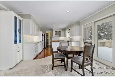 1010 Cherrywood Lane NE, Grand Rapids, MI 49505 - Photo 10