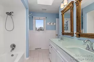 1010 Cherrywood Ln NE, Grand Rapids, MI 49505 - Photo 20