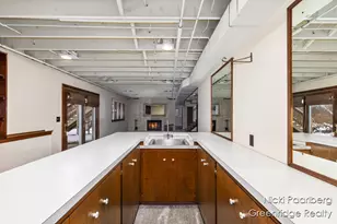 1010 Cherrywood Ln NE, Grand Rapids, MI 49505 - Photo 28