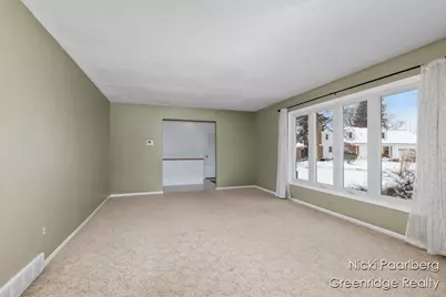 1010 Cherrywood Lane NE, Grand Rapids, MI 49505 - Photo 4