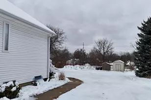 526 Fairyland Ave, Jackson, MI 49202 - Photo 22