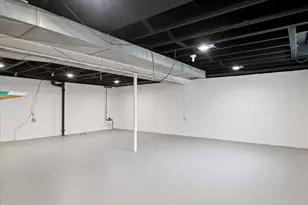 29484 Spring Hill Dr, Southfield, MI 48076 - Photo 28