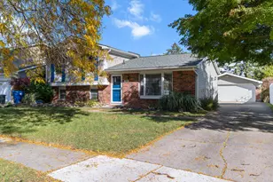 230 Selkirk St, Canton, MI 48187 - Photo 2