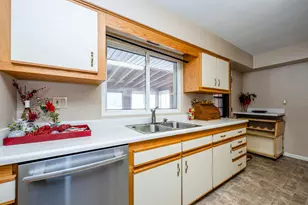 4759 Paw Paw Lake Rd, Coloma, MI 49038 - Photo 12