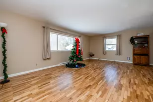 4759 Paw Paw Lake Rd, Coloma, MI 49038 - Photo 6