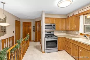 6518 Kingtree Dr SW, Byron Center, MI 49315 - Photo 6