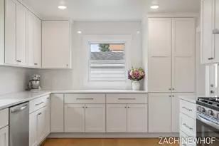 430 Washington Ave, Holland, MI 49423 - Photo 8