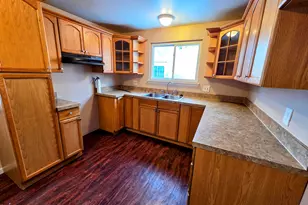 15700 Oakbrook St, Romulus, MI 48174 - Photo 8