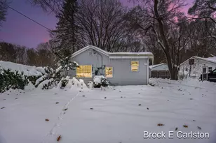 923 Wilson Ave, Muskegon, MI 49441 - Photo 2