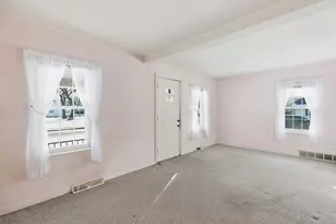 23013 Melrose Ave, Eastpointe, MI 48021 - Photo 4