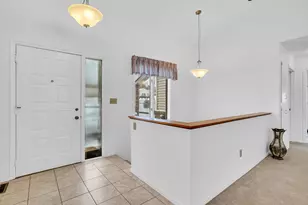2815 S Wood Dale Dr, Jackson, MI 49203 - Photo 4