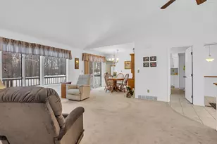 2815 S Wood Dale Dr, Jackson, MI 49203 - Photo 8