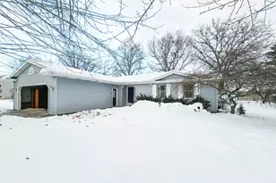 909 Barton St, Otsego, MI 49078 - Photo 2