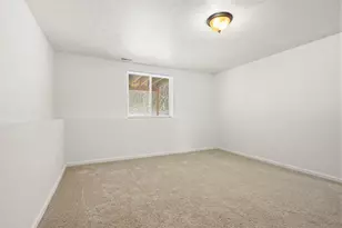 210 Station Hill St, Galesburg, MI 49053 - Photo 14