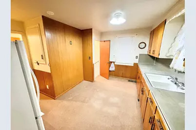 942 Oakcrest Street SW, Wyoming, MI 49509 - Photo 8