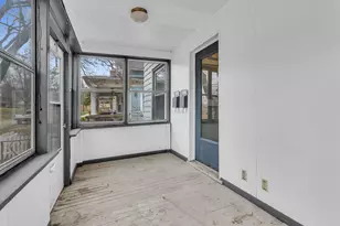 109 Edgewood St, Jackson, MI 49201 - Photo 2