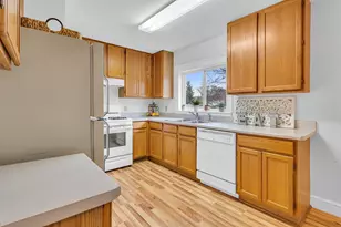 109 Edgewood St, Jackson, MI 49201 - Photo 8