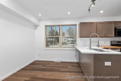 1931 Keyhill Avenue SE, Grand Rapids, MI 49546 - Photo 8