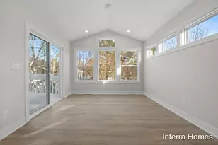 323 Hickory Valley Dr, Kalamazoo, MI 49009 - Photo 14