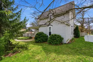 439 N Reese St, South Lyon, MI 48178 - Photo 2