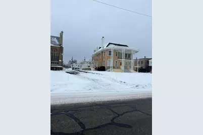 121 Capital Avenue NE, Battle Creek, MI 49017 - Photo 2