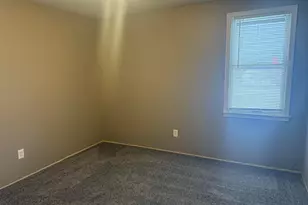 21819 Shakespeare Ave, Eastpointe, MI 48021 - Photo 12