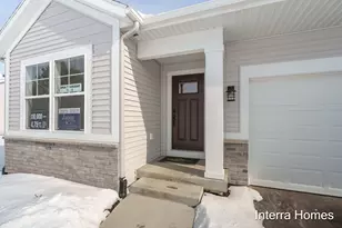 321 Hickory Valley Dr, Kalamazoo, MI 49009 - Photo 2