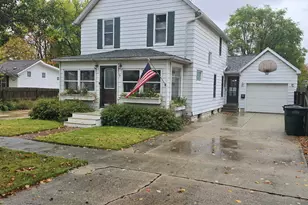 9 E Beech St, Three Oaks, MI 49128 - Photo 1