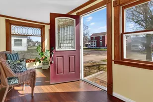 9 E Beech St, Three Oaks, MI 49128 - Photo 4