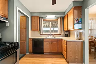 483 Park Ave, Lincoln Park, MI 48146 - Photo 4