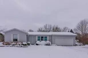 24271 Thousand Oaks Dr, Mattawan, MI 49071 - Photo 1