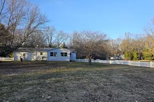 24271 Thousand Oaks Dr, Mattawan, MI 49071 - Photo 2