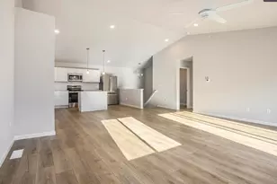 1069 Ridgetop Cir, Kalamazoo, MI 49009 - Photo 4