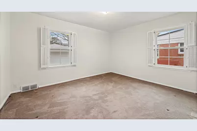 1158 Hawthorne Road, Grosse Pointe Woods, MI 48236 - Photo 12