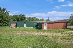 402 S Oak St, Buchanan, MI 49107 - Photo 30