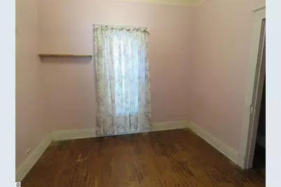 605 E Garfield Street, Cadillac, MI 49601 - Photo 6